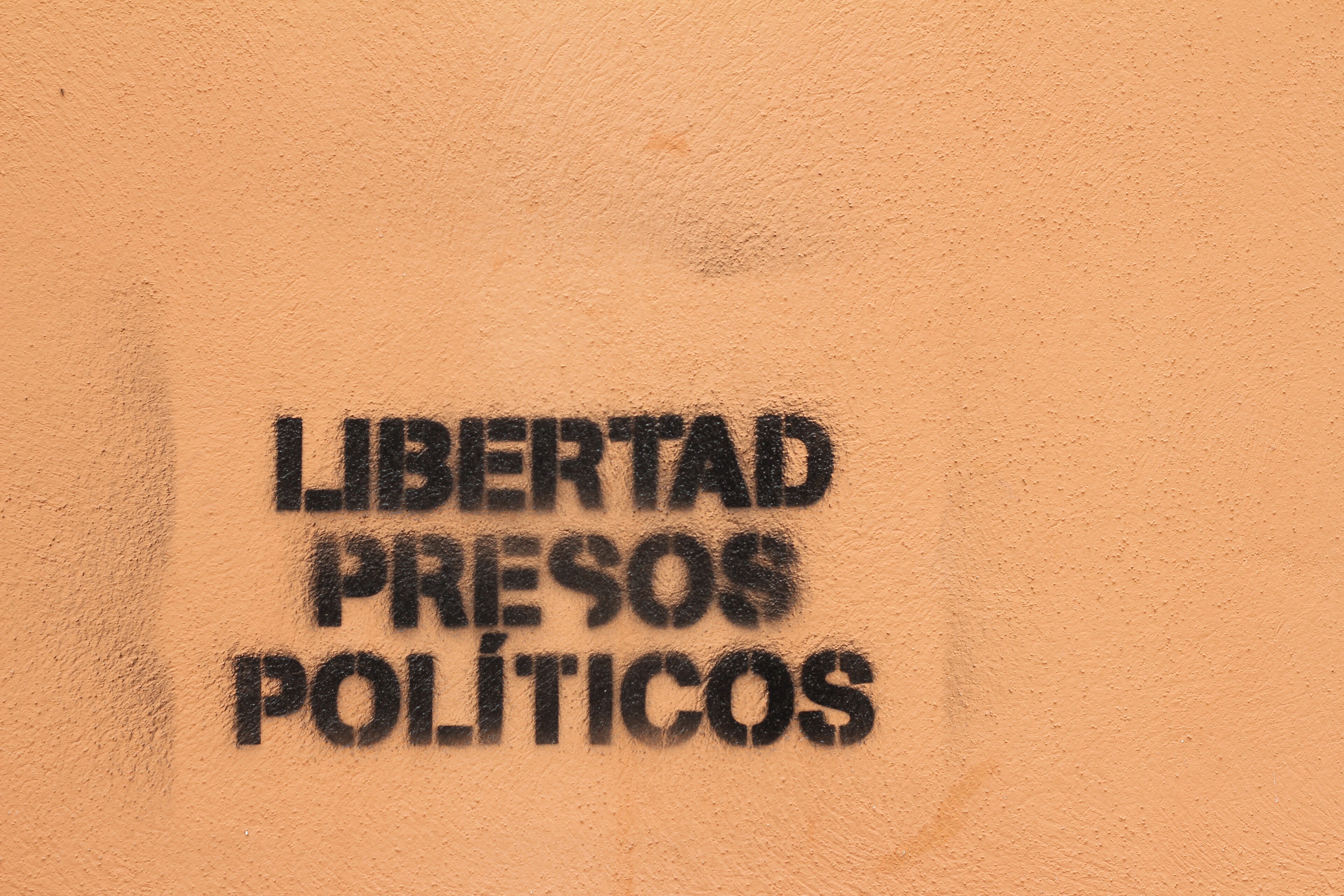 Street art from the Catalan independence movement urging the release of political prisoners in Figueres